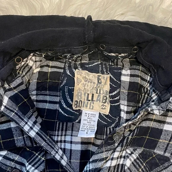 2 for $30 ⭐️Billabong small plaid flannel shirt - Picture 3 of 3